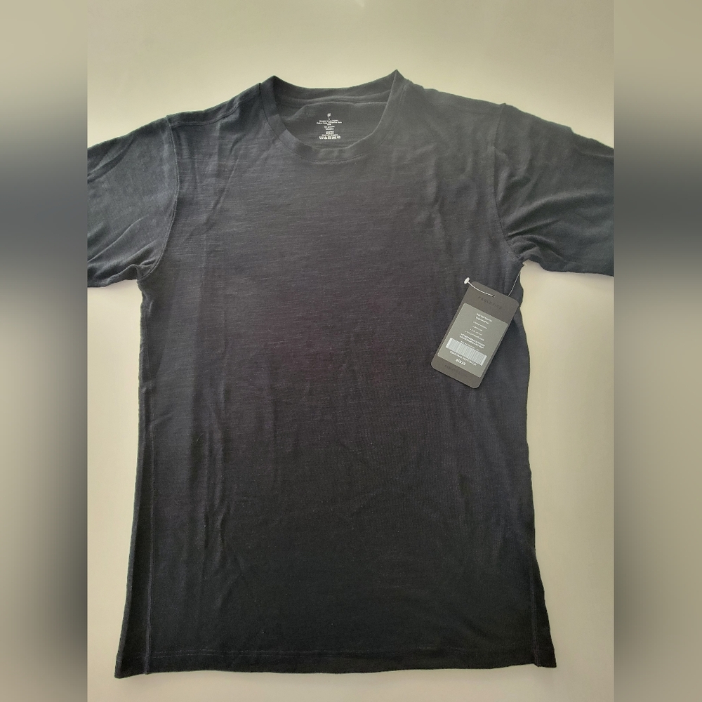 Fabletics tshirt